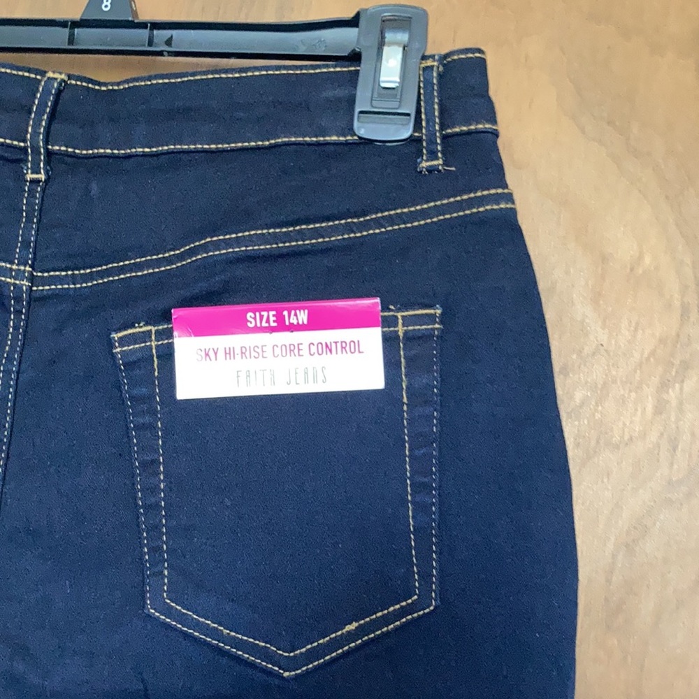 Faith Jeans short sky hi rise core control cuffed jean short 14W - Picture 9 of 16